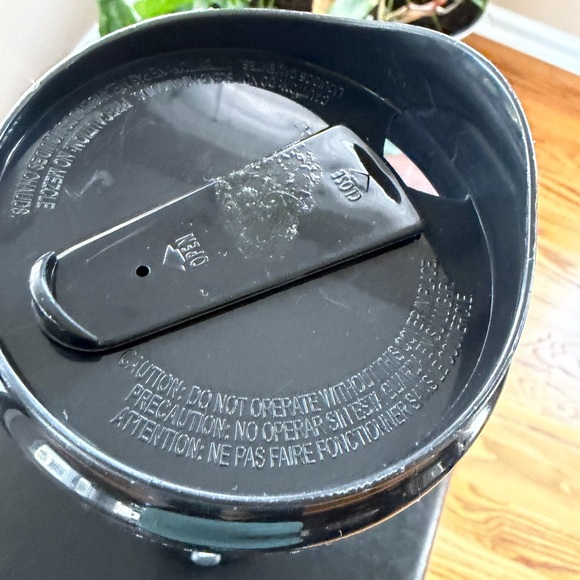 Hamilton Beach Black Single-Serve Blender with Travel Lid Portable Blender - Picture 4 of 6